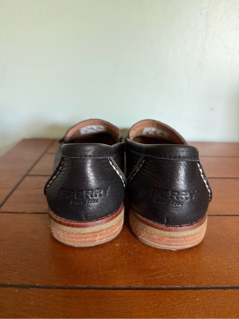 Sperry Women’s Black Leather Seaport Penny Loafer Size 9.5 - Picture 3 of 8